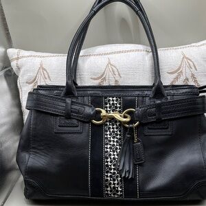 Coach Y2K 2006 Line Black Leather Handbag with Gold Hardware Coach J0669-10552